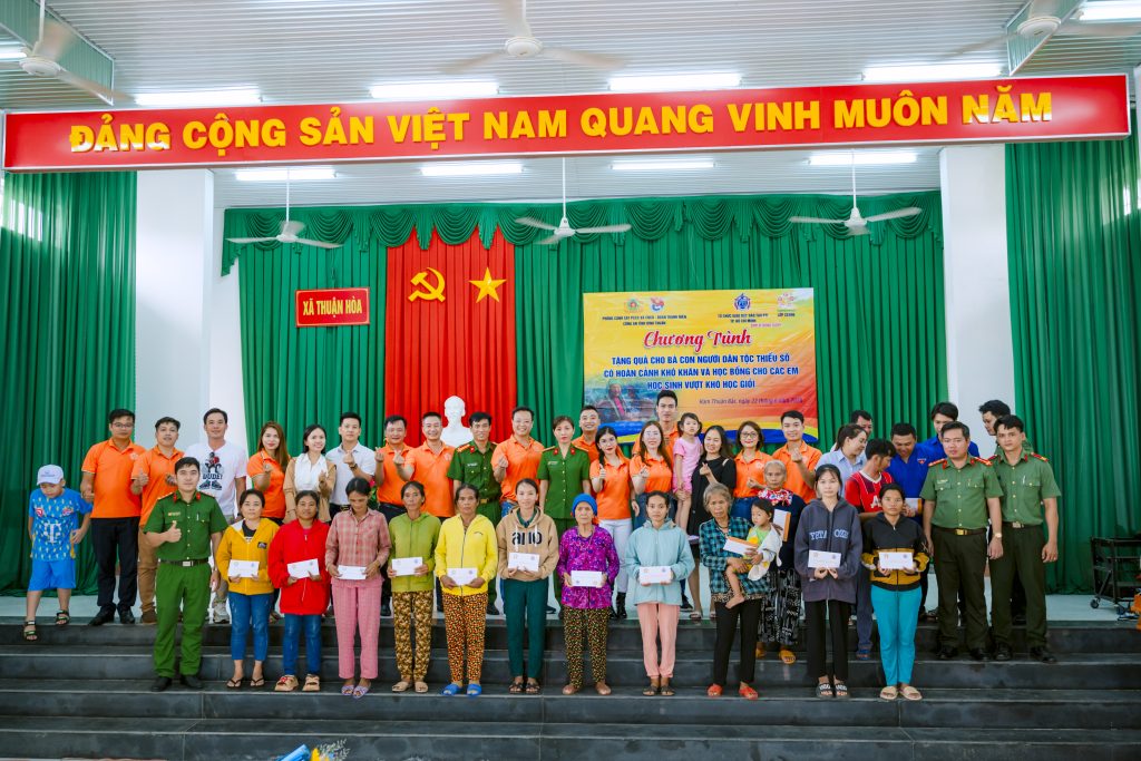 Chương trình thiện nguyện: ” Thắp Sáng Tương Lai”